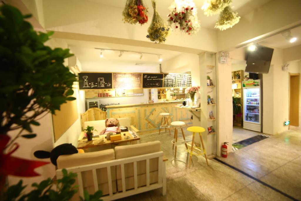 Luoyang Heartland International Youth Hostel Exterior foto